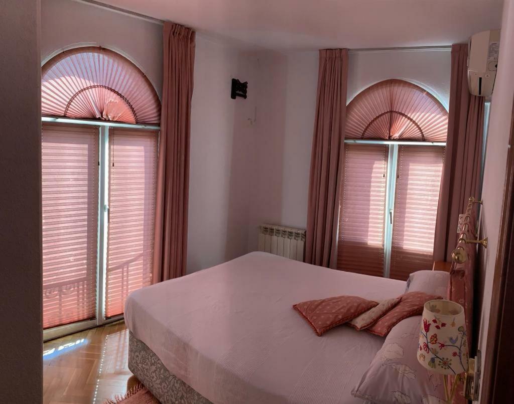 Acogedor Apartamento Muy Bien Conectado Y Equipado En Apartment Madrid
